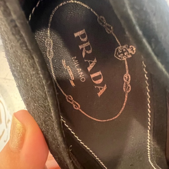 PRADA PUMPS- as seen in The Devil Wears Prada in Meryl Streeps character - Picture 5 of 5